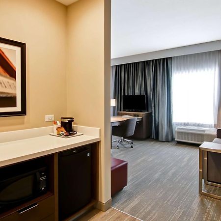 Hampton Inn & Suites By Hilton Grande Prairie Exteriör bild