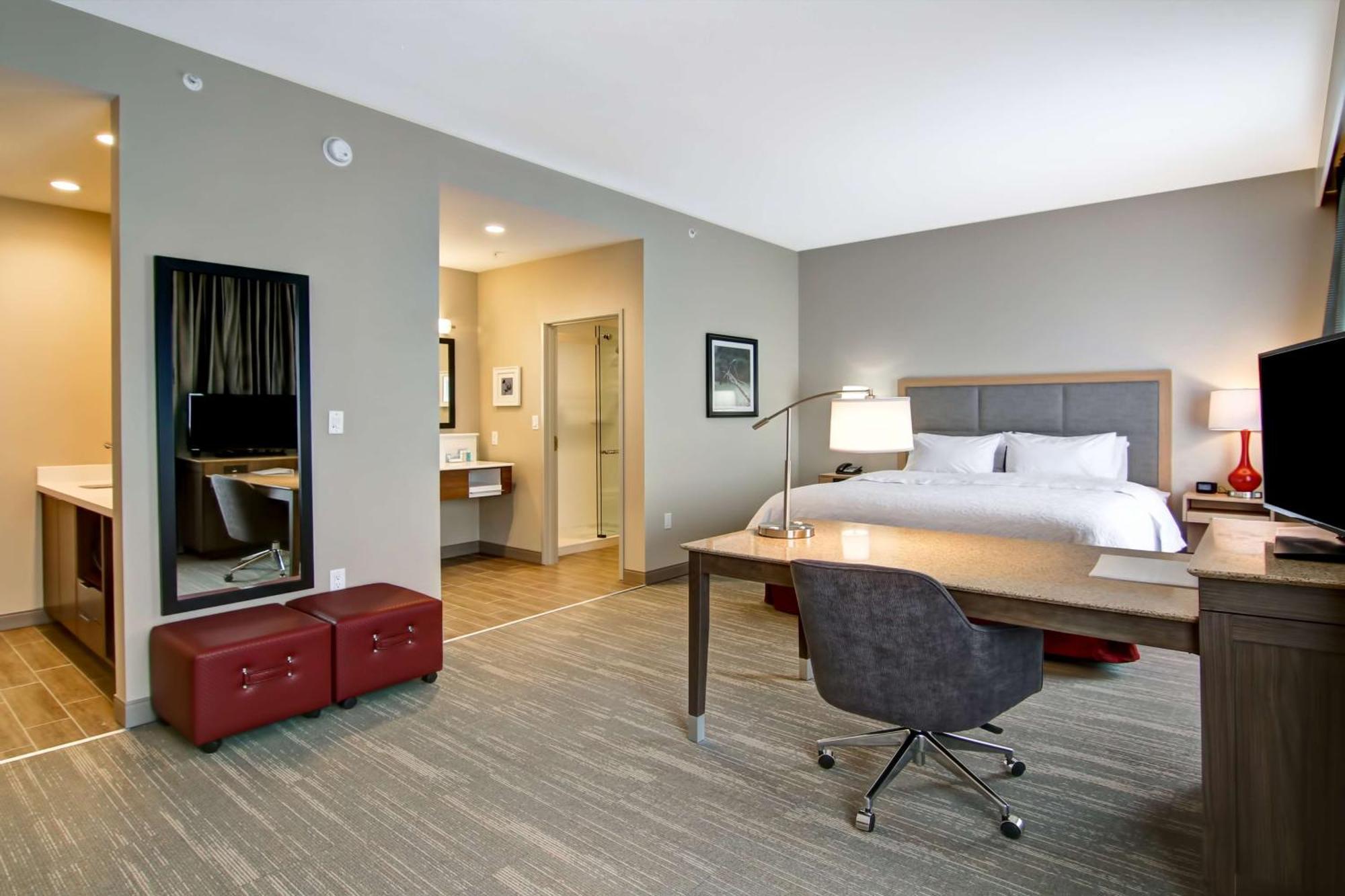 Hampton Inn & Suites By Hilton Grande Prairie Exteriör bild